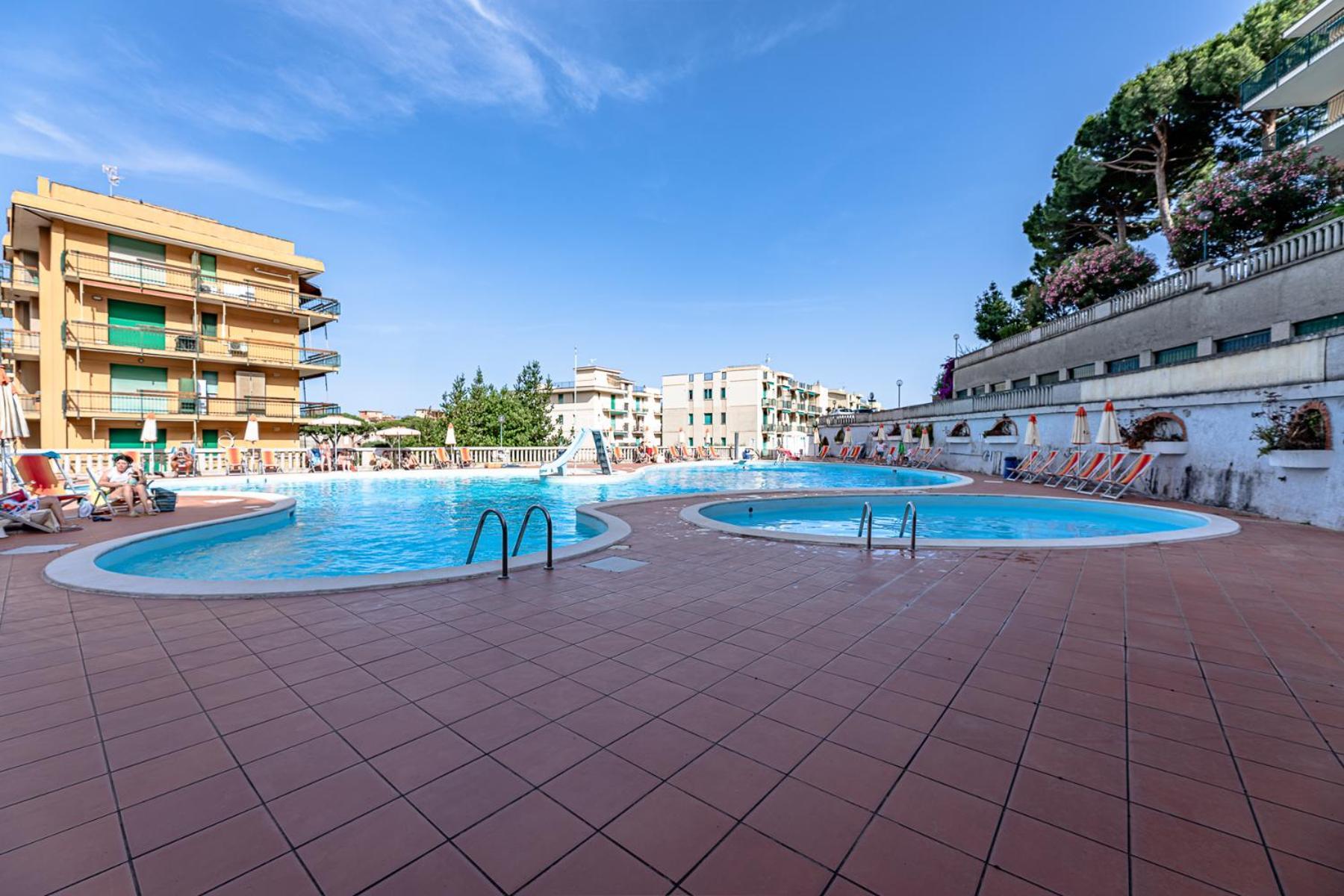La Dimora Della Lullu, Luxury Lägenhet Pietra Ligure Exteriör bild
