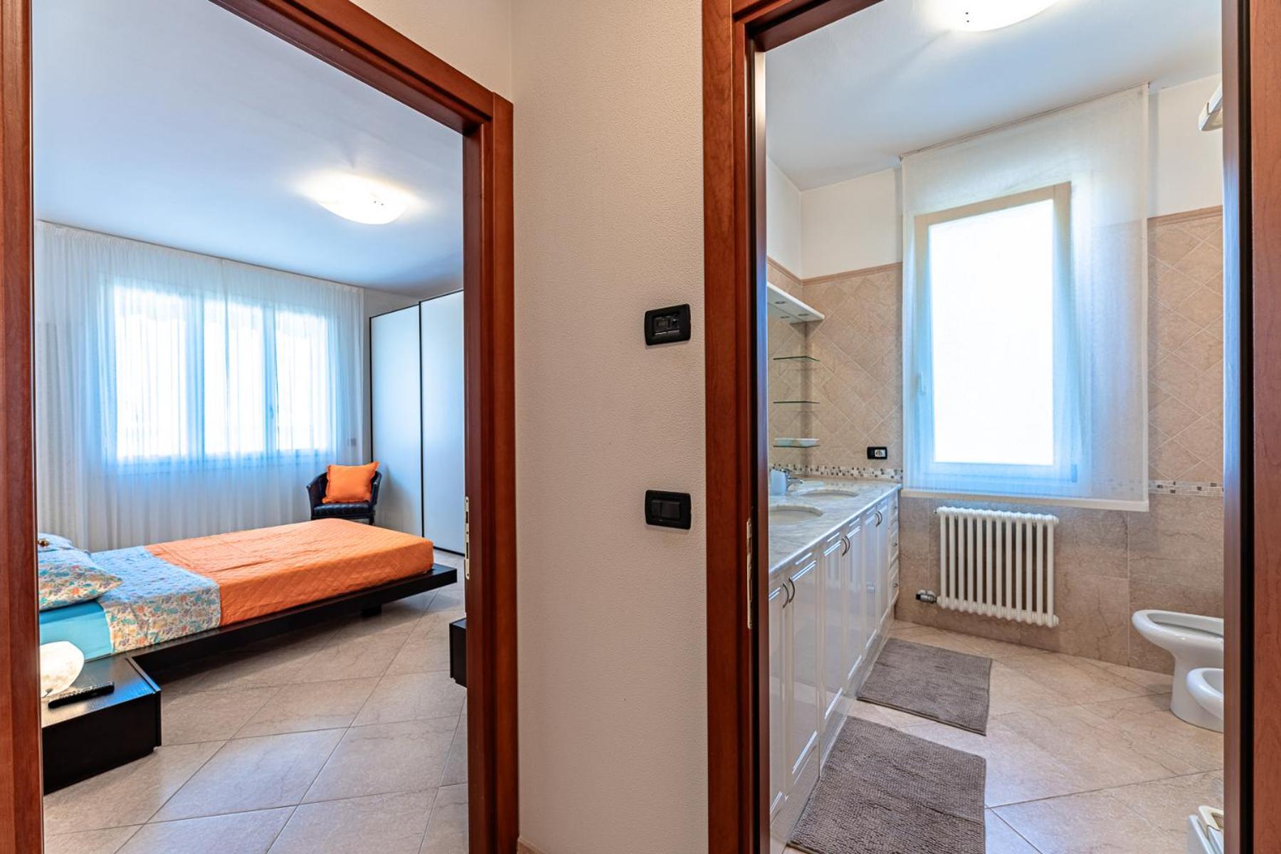 La Dimora Della Lullu, Luxury Lägenhet Pietra Ligure Exteriör bild