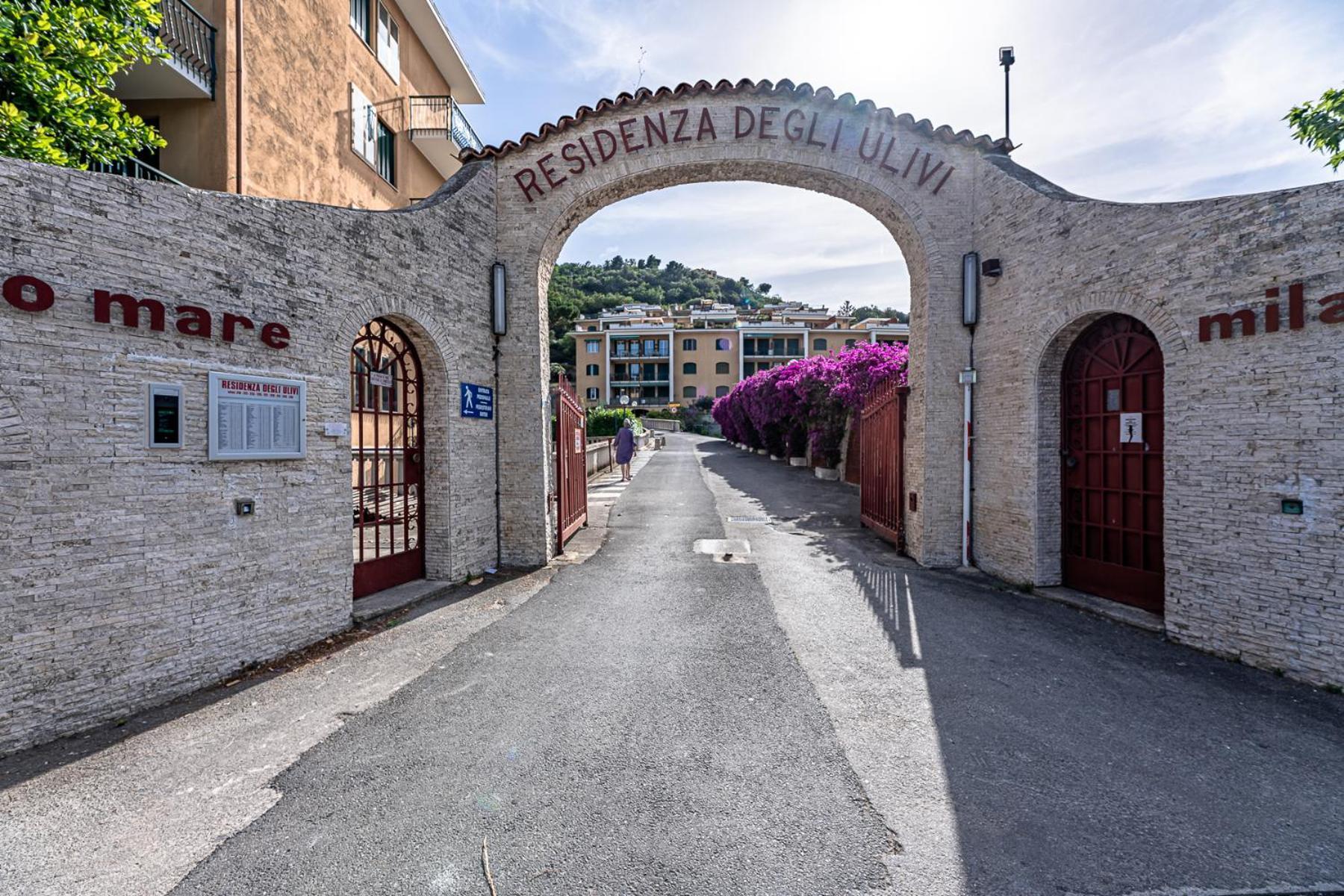 La Dimora Della Lullu, Luxury Lägenhet Pietra Ligure Exteriör bild