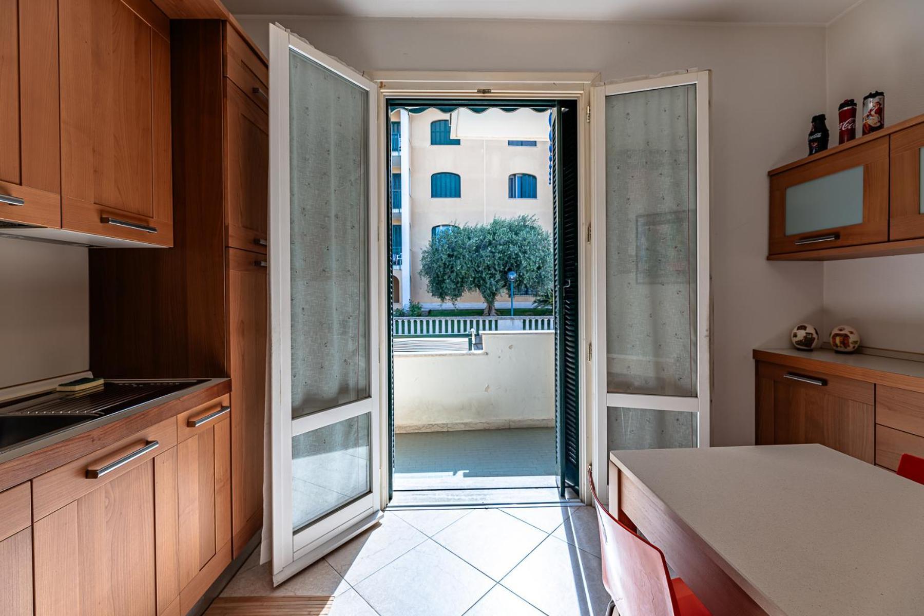 La Dimora Della Lullu, Luxury Lägenhet Pietra Ligure Exteriör bild