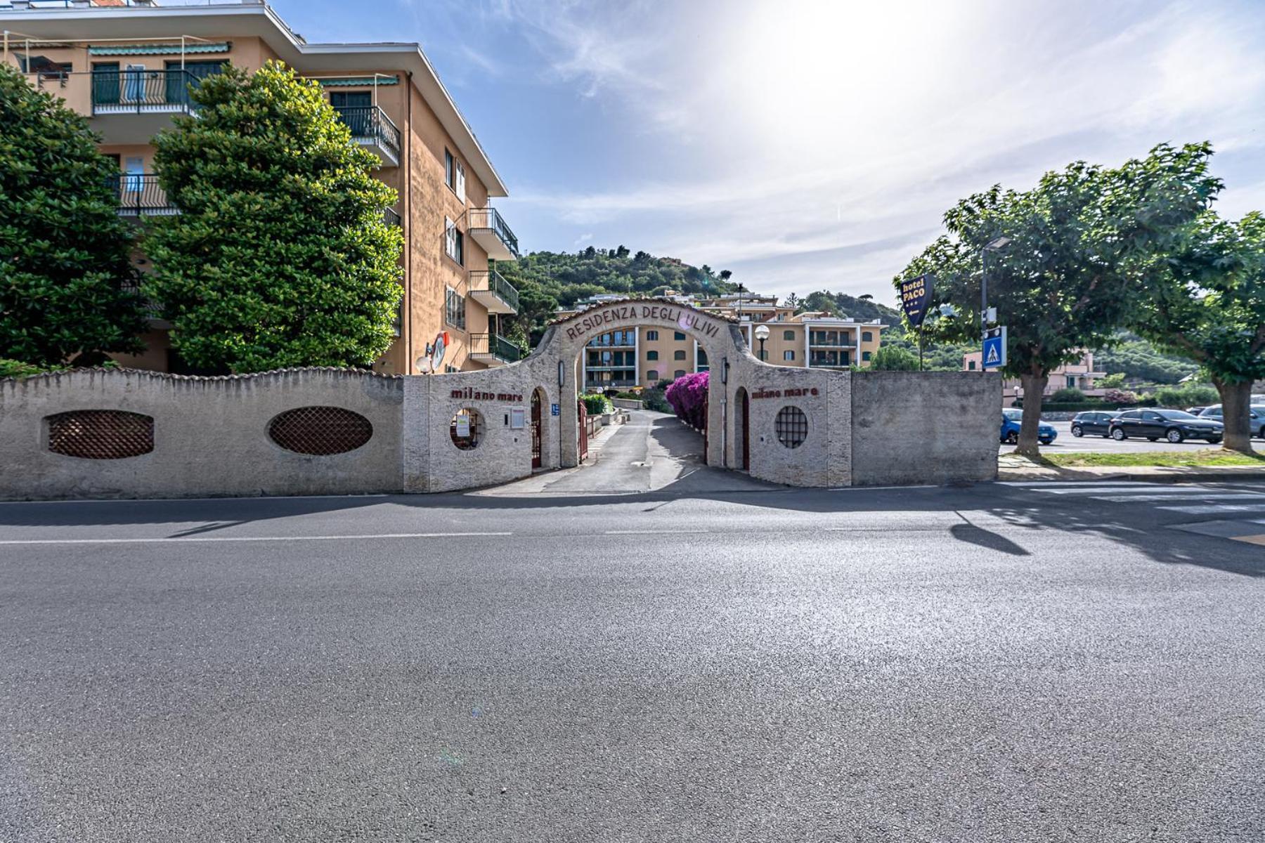La Dimora Della Lullu, Luxury Lägenhet Pietra Ligure Exteriör bild